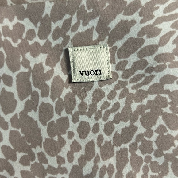 Vuori Studio Pocket Bike Shorts Animal Print Women’s Size Medium Workout Active - Picture 3 of 8